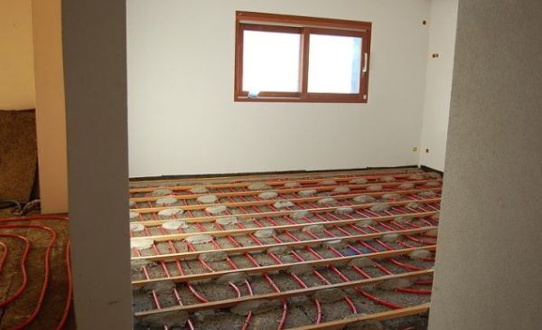 Brug af ekspanderet kork som isolering til gulvvarme